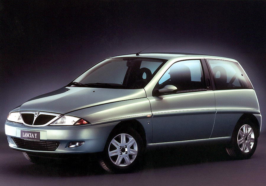 Lancia Ypsilon 2001 01.jpg